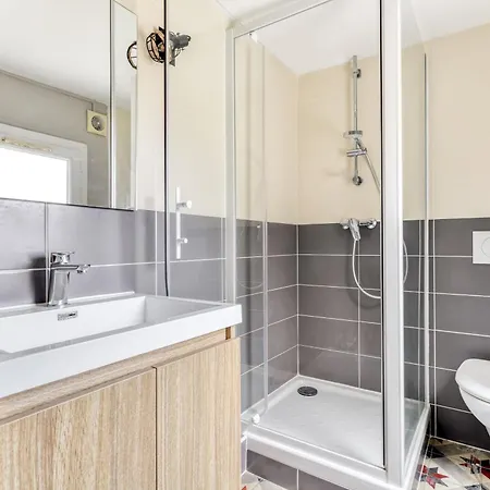 L'emeraude De La Cite - Netflix - Clim - Proche Cite Carcassonne