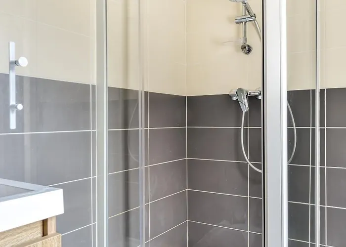 L'emeraude De La Cite - Netflix - Clim - Proche Cite شقة قرقشونه